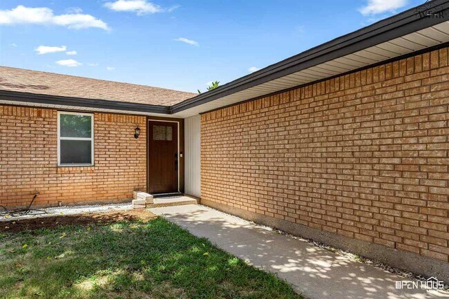 Foto del edificio - 5504 Hooper Dr