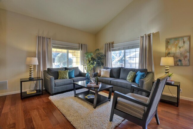 Building Photo - 6886 Villagewood Way