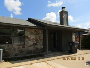 Building Photo - 908 NE Tortoise Dr