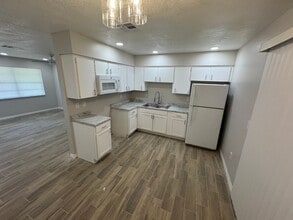 Building Photo - 21514 Campbell Dr