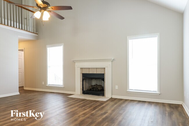 Building Photo - 4416 Spring Cove Dr
