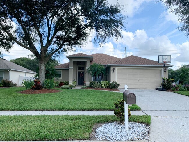Front Lawn - 1525 Stoneywood Way