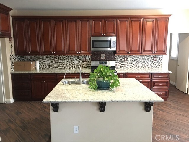 Foto del edificio - 16010 Bainbridge Way