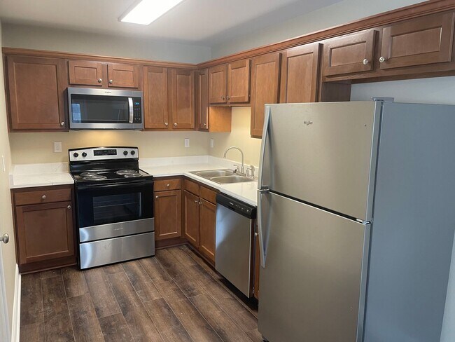 Foto del edificio - Covington Meadows Townhome Rental - Fully Renovated