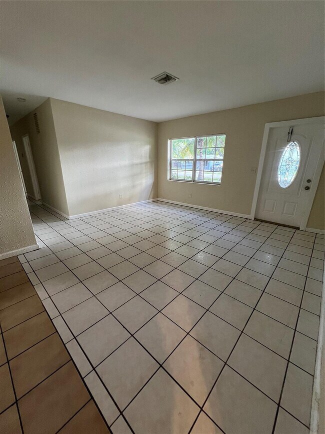 Foto del edificio - 418 E Evanston Cir