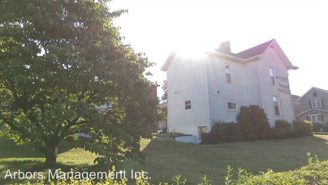 Foto del edificio - 641 W Newton St