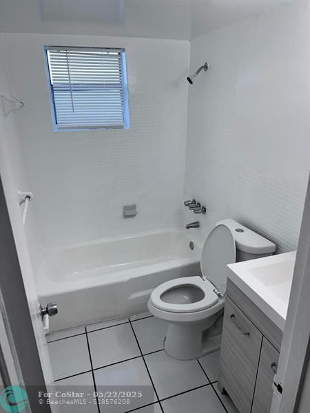 Foto del edificio - 13695 NE 3rd Ct