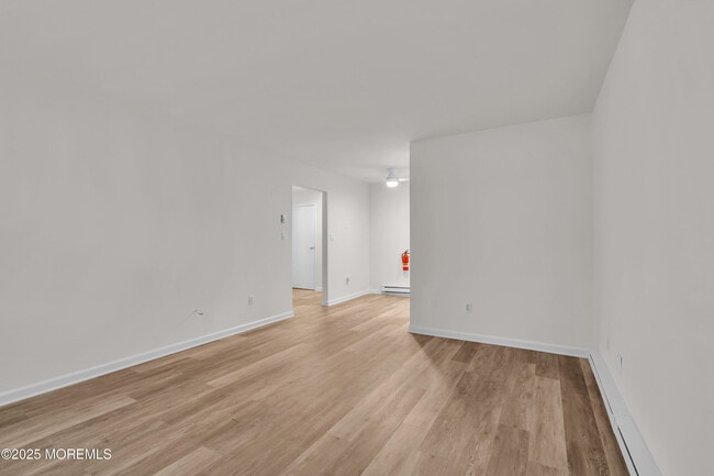 Foto del edificio - 300 7th Ave