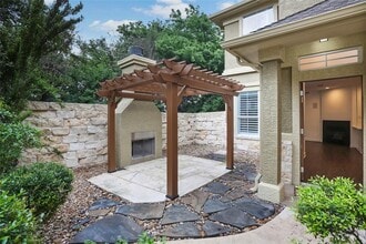 Building Photo - 3406 Menchaca Rd