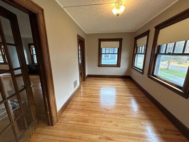 Building Photo - 119 Columbia Ave