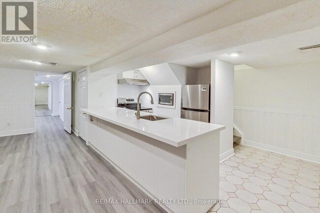 Building Photo - 40 Tiago Ave