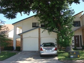 Building Photo - 2904 Southern Cross Dr