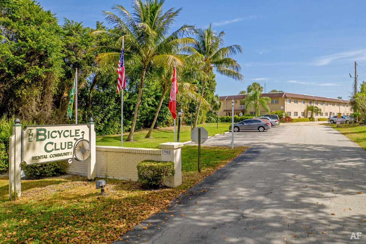 Bicycle Club Apartments in Boca Raton, FL