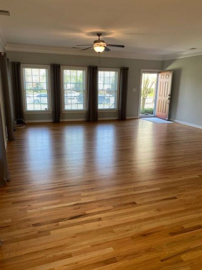 Photo - 5329 Center St House