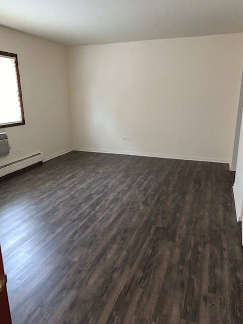 Foto del edificio - 300 S Maple Ave