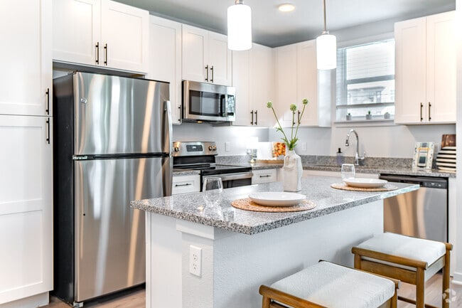 B3 - 2BR, 2BA - 1,144SF - Kitchen & Dining Room - Lake Maggiore