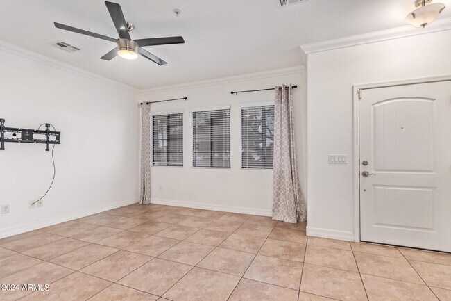 Foto del edificio - 10757 N 74th St
