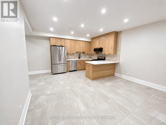 Building Photo - 58 Aura Lea Blvd
