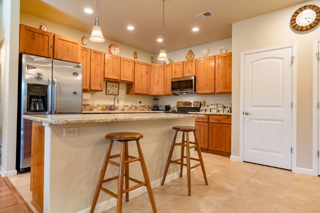 Building Photo - 585 Rio Grande Dr