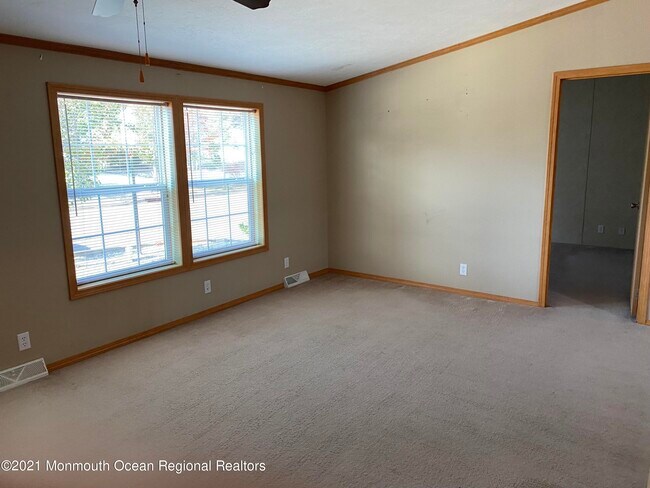 Building Photo - 1 Maple Tree Ct
