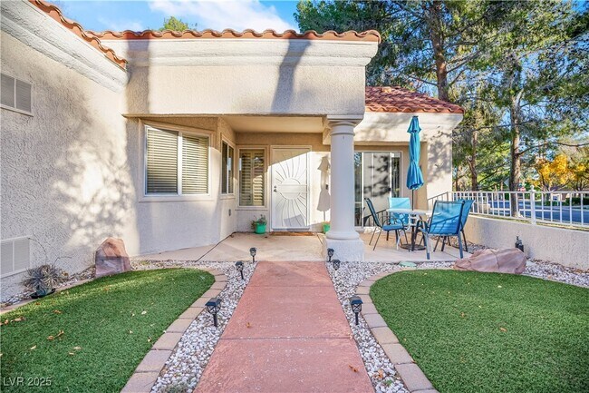 Building Photo - 2800 Linkview Dr