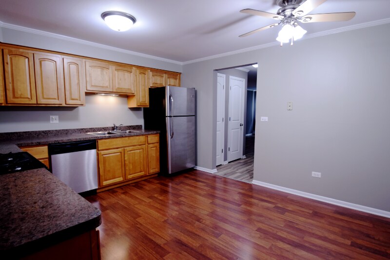 Photo - 1327 E Prairie Ave (Des Plaines, IL)