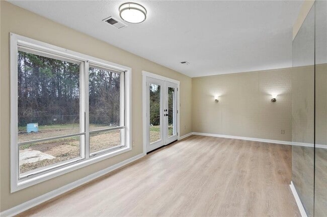 Building Photo - 1201 Shoreham Dr