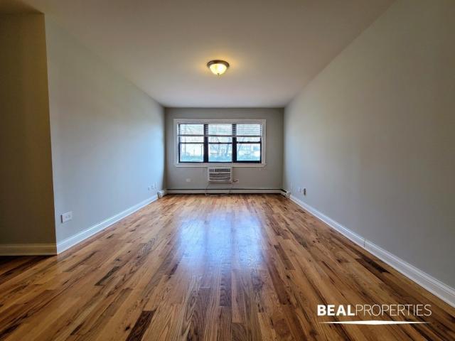 Foto del edificio - 1 bedroom in HIGHLAND PARK IL 60035