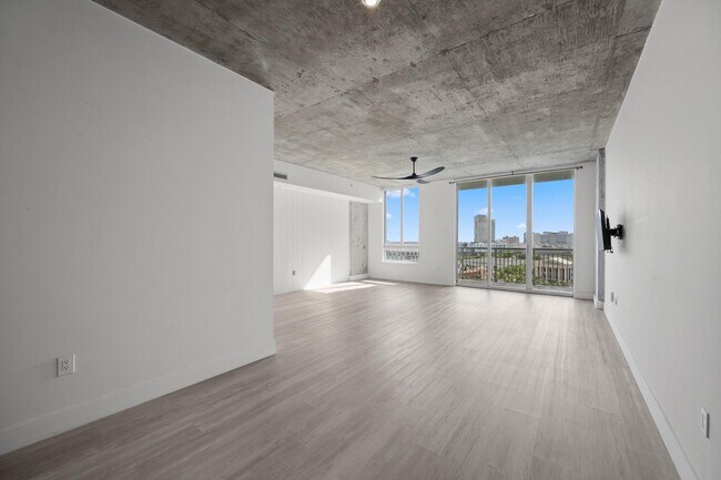 Foto del edificio - 300 S Australian Ave