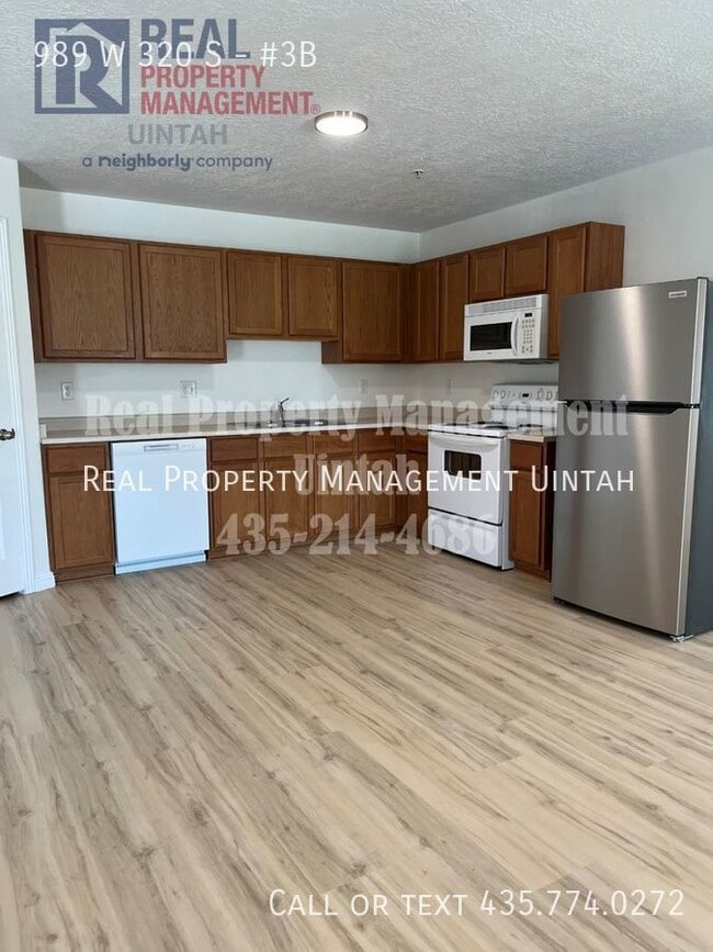 Building Photo - 989 S Vernal Ave