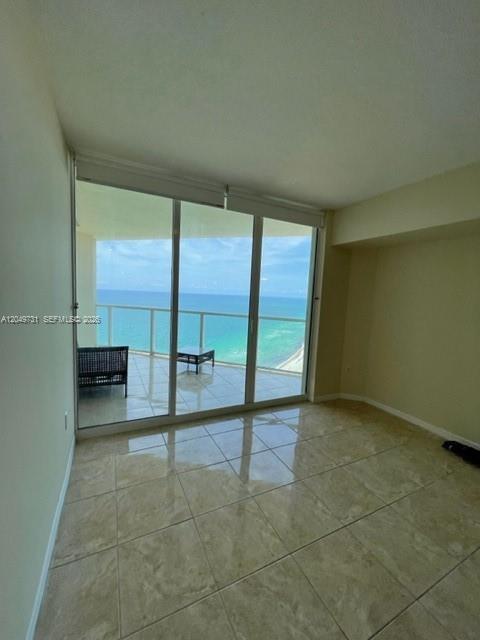 Building Photo - 16699 Collins Ave