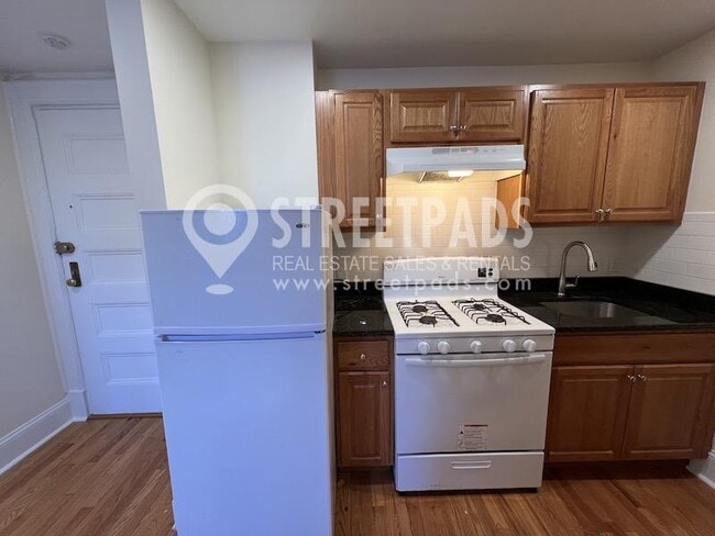 Building Photo - 1 bedroom in Cambridge MA 02138