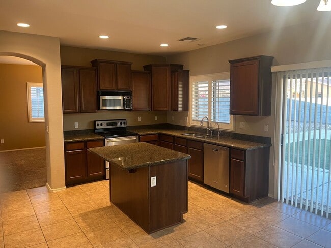 Foto del edificio - 16412 W Hope Dr