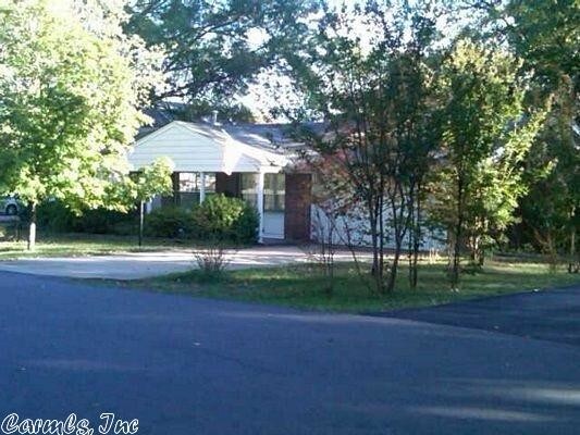 Primary Photo - 7 Sherwood Dr
