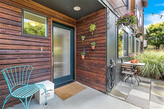 Unit entrance - 6536 42nd Ave SW