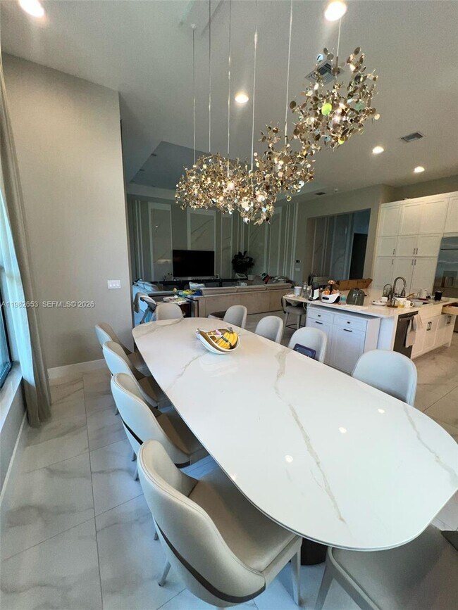 Foto del edificio - 8533 Ganton Dr