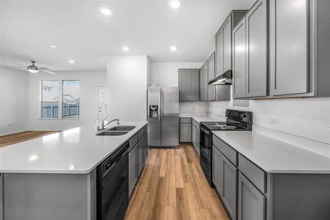 Building Photo - 1711 Henbit Ln