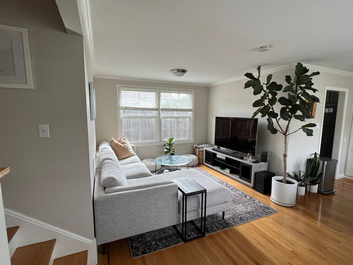 1005 Chula Vista Ave Unit 1005, Burlingame, CA 94010 Room for Rent in