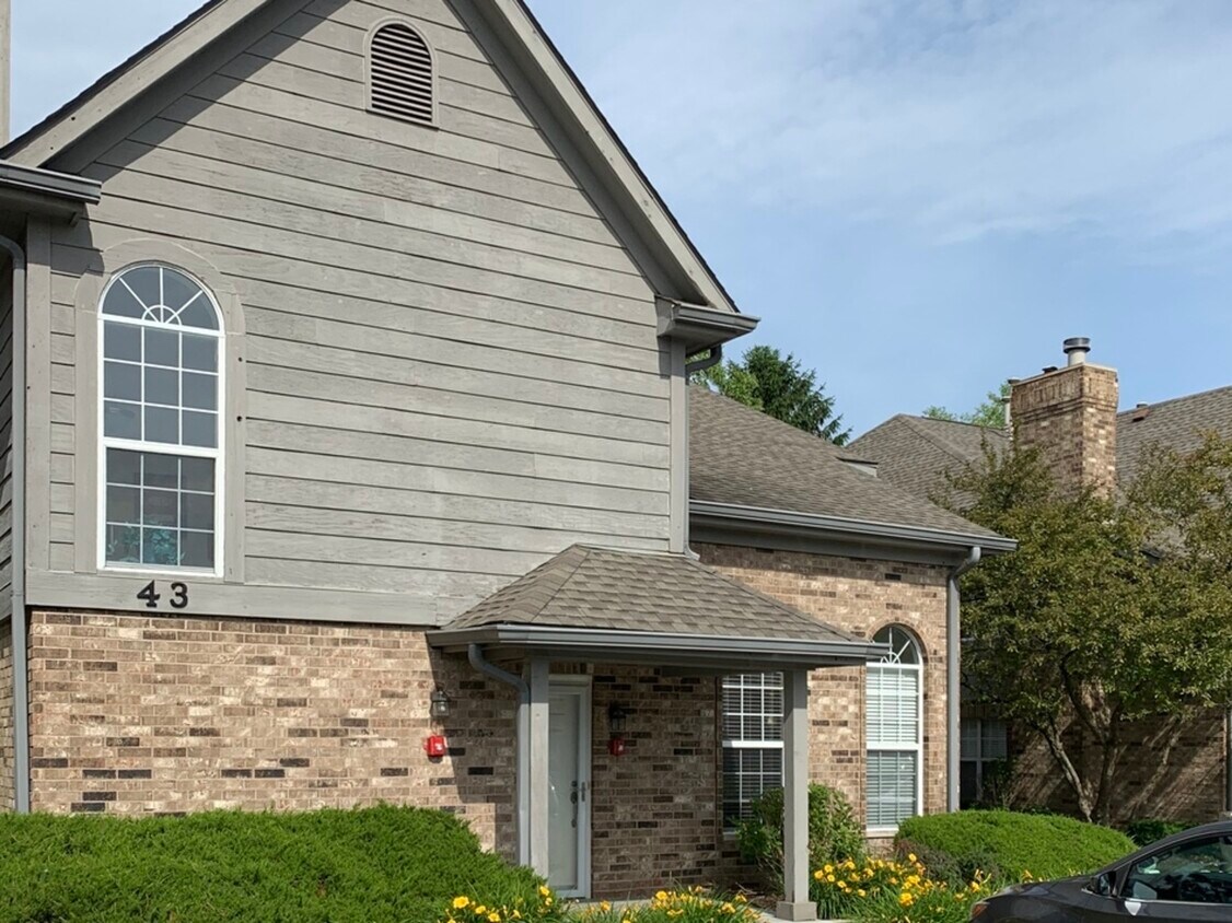 43 Foxcroft Rd Unit 235, Naperville, IL 60565 Condo for Rent in