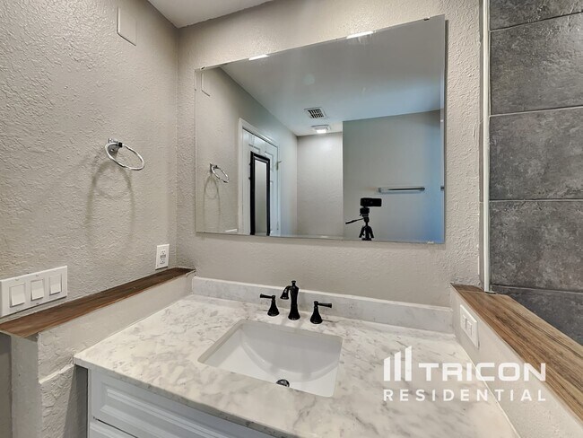 Foto del edificio - 2626 Sundance Ct