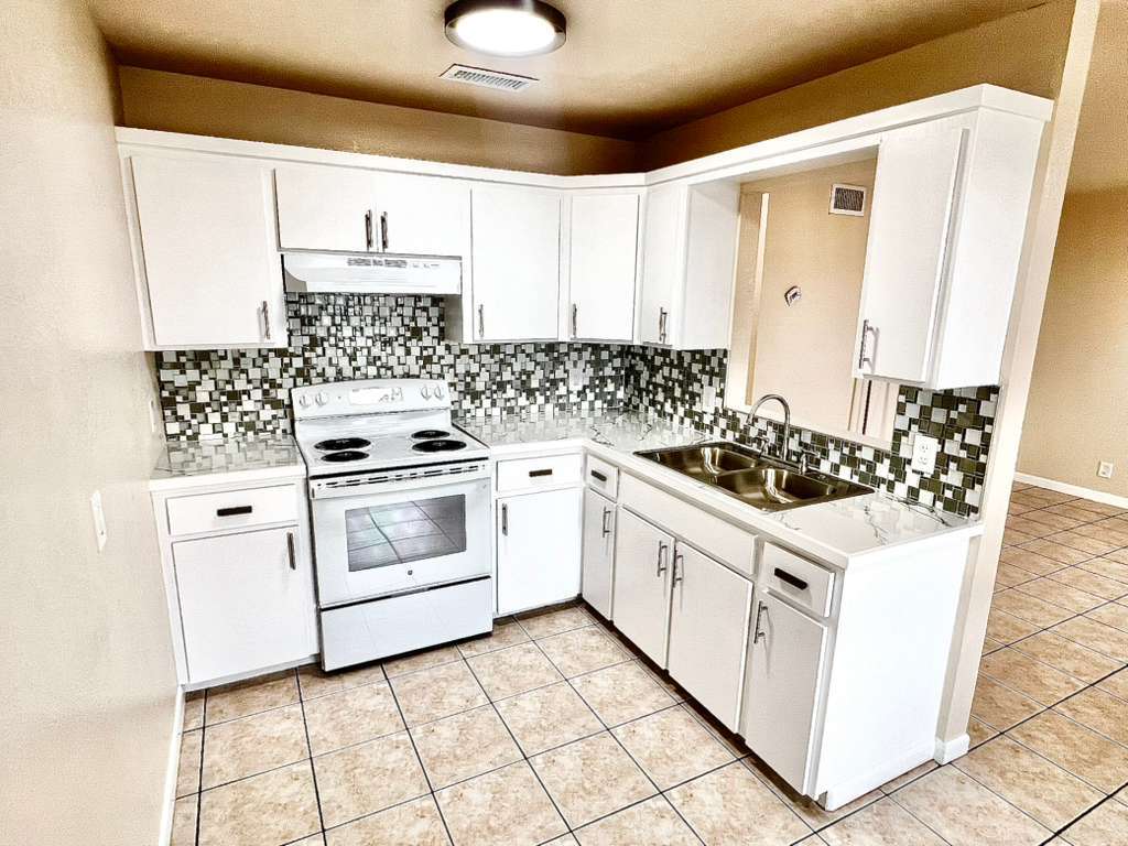 Primary Photo - Alex Apartments