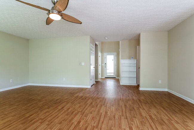 Foto del edificio - 300 Kentshire Pl NW