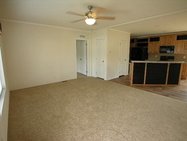 Foto del edificio - 3bd/2 bath mobile home available 10/10