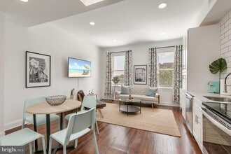 Building Photo - 1758 Park Ave