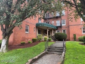 Building Photo - 210 Woodcliff Ave