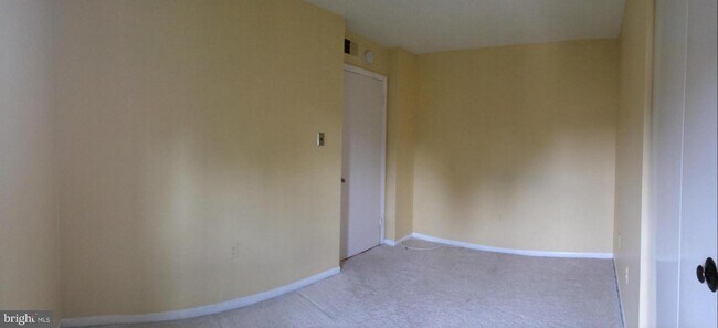 Building Photo - 8009 Mandan Rd