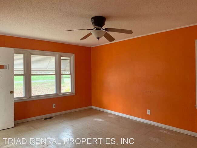Building Photo - 2 br, 1 bath House - 147 DAVIS ROAD