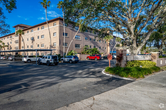 Entrance - Golfview Condominiums