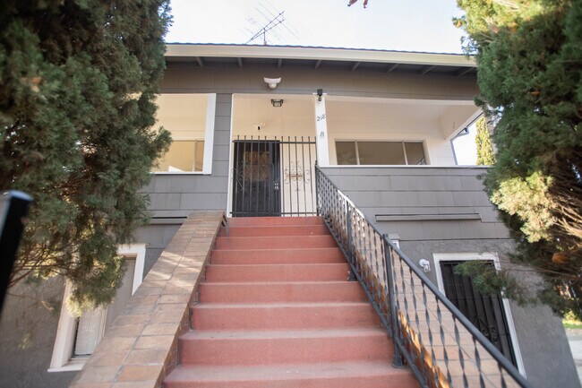 Foto del edificio - 216 5th St