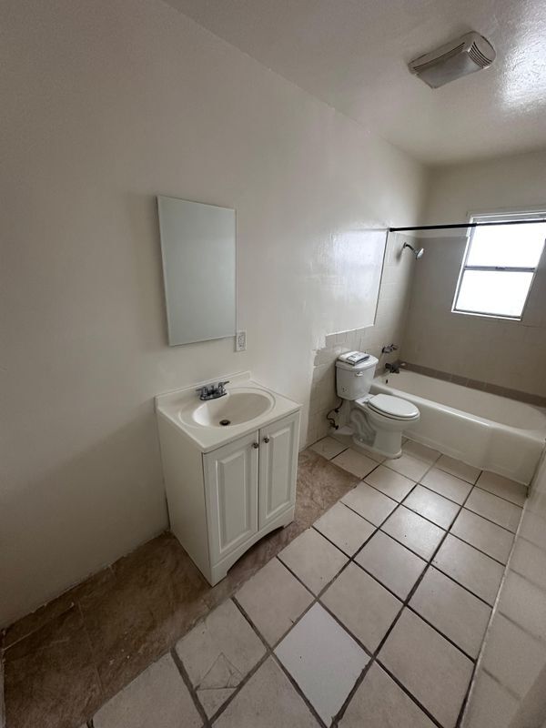 Foto del edificio - 13412 S Vermont Ave